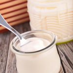 czym zastąpić jogurt naturalny