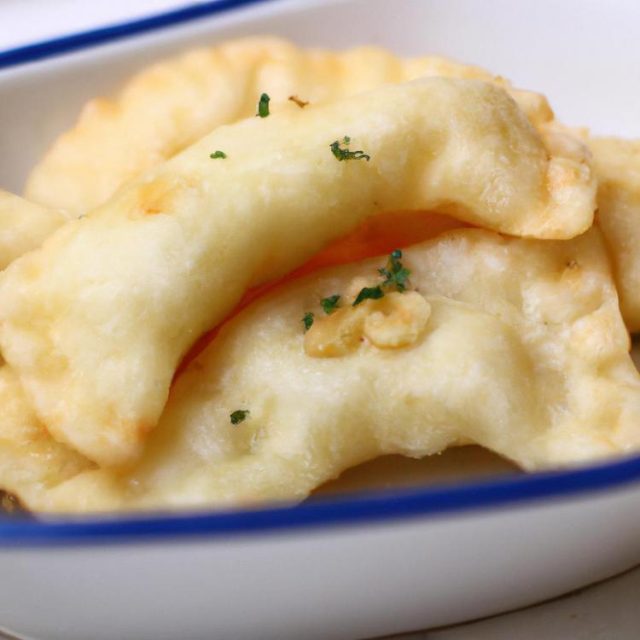 Doskonałe pierogi ze szpinakiem i serem feta – przepis!