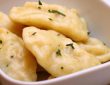 Jak zrobić pierogi ze szpiankiem i serem? Szybki przepis!